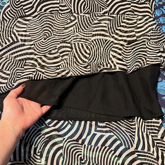 Psycadelic asymmetrical skirt - Picture 5 of 9